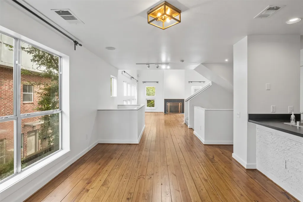 3809 San Jacinto Street Dallas TX 75204