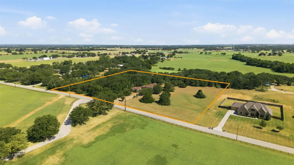 269 County Road 4374 Decatur TX 76234