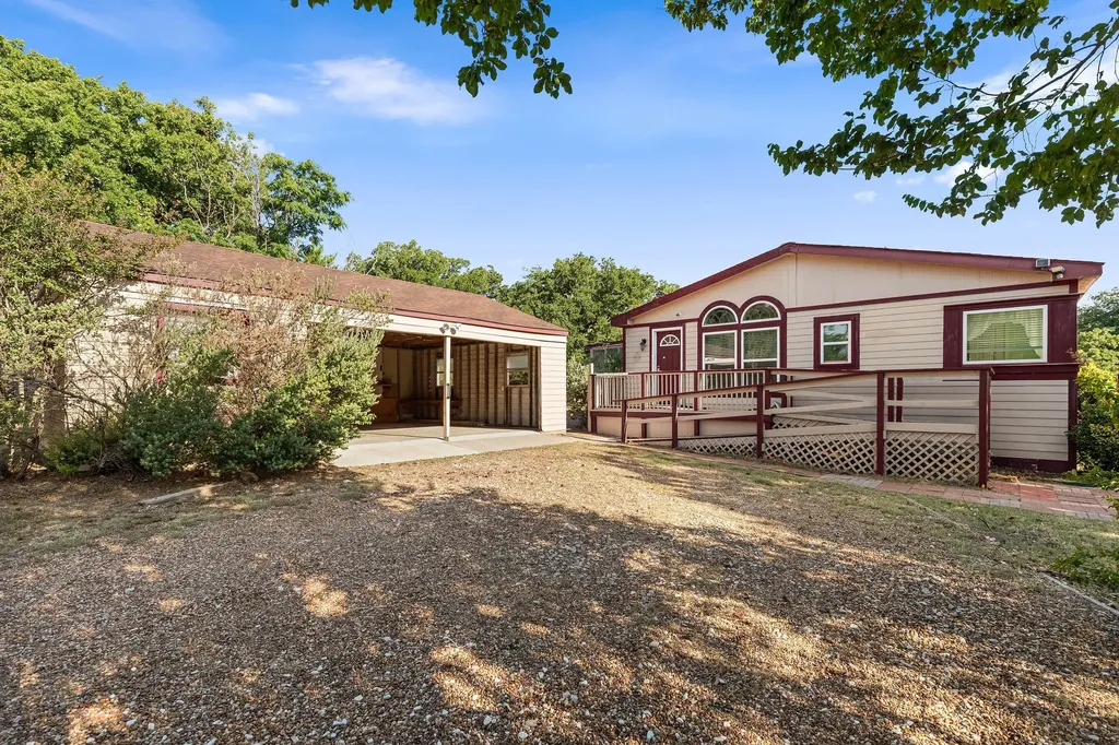 269 County Road 4374 Decatur TX 76234