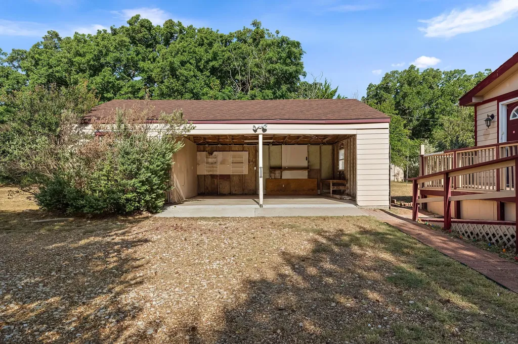 269 County Road 4374 Decatur TX 76234