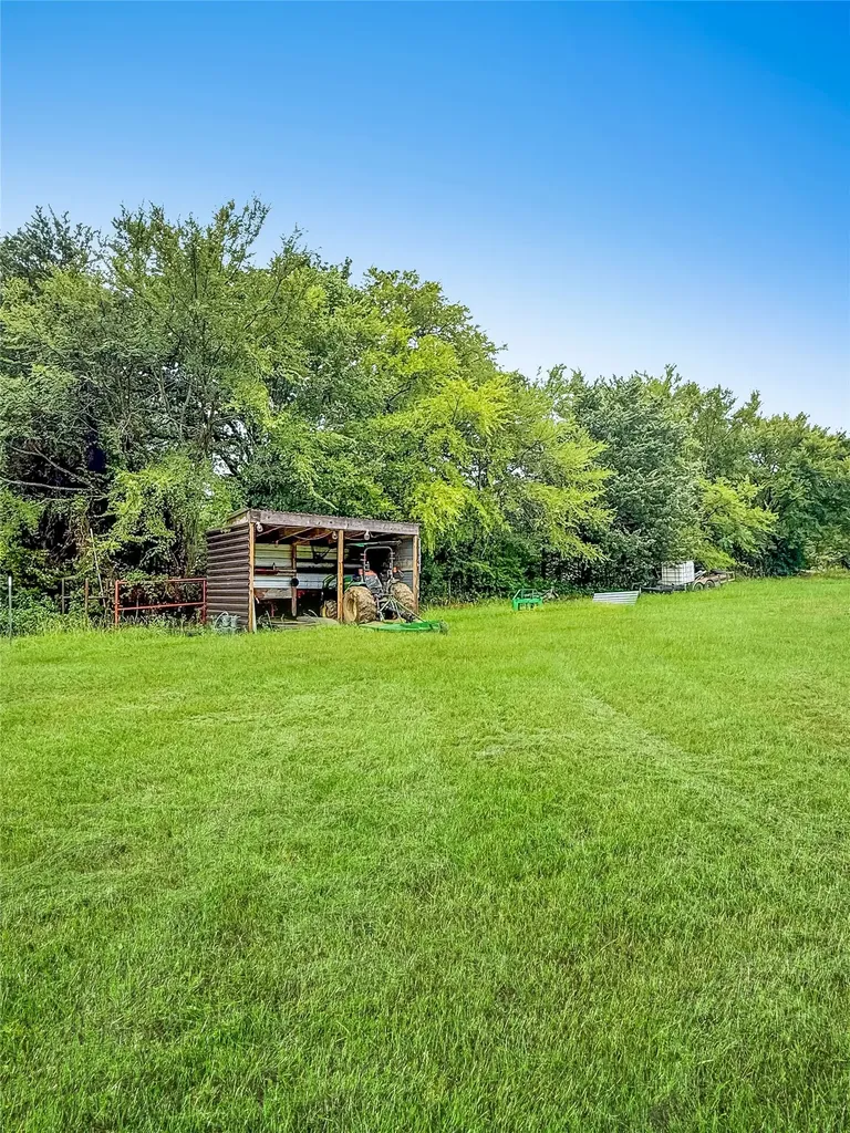 9224 County Road 1200 Athens TX 75751