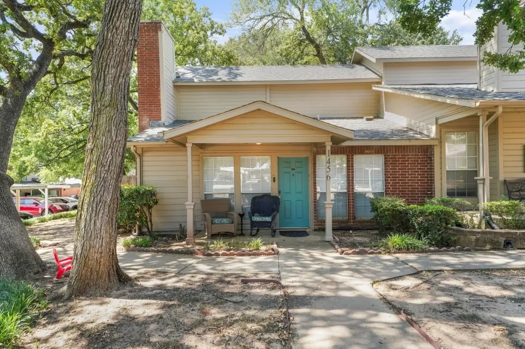 1456 Meadowood Village Drive Fort Worth TX 76120