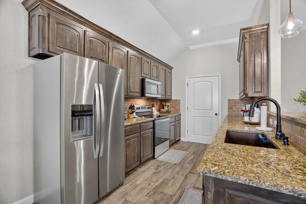108 Meritt Street Godley TX 76044
