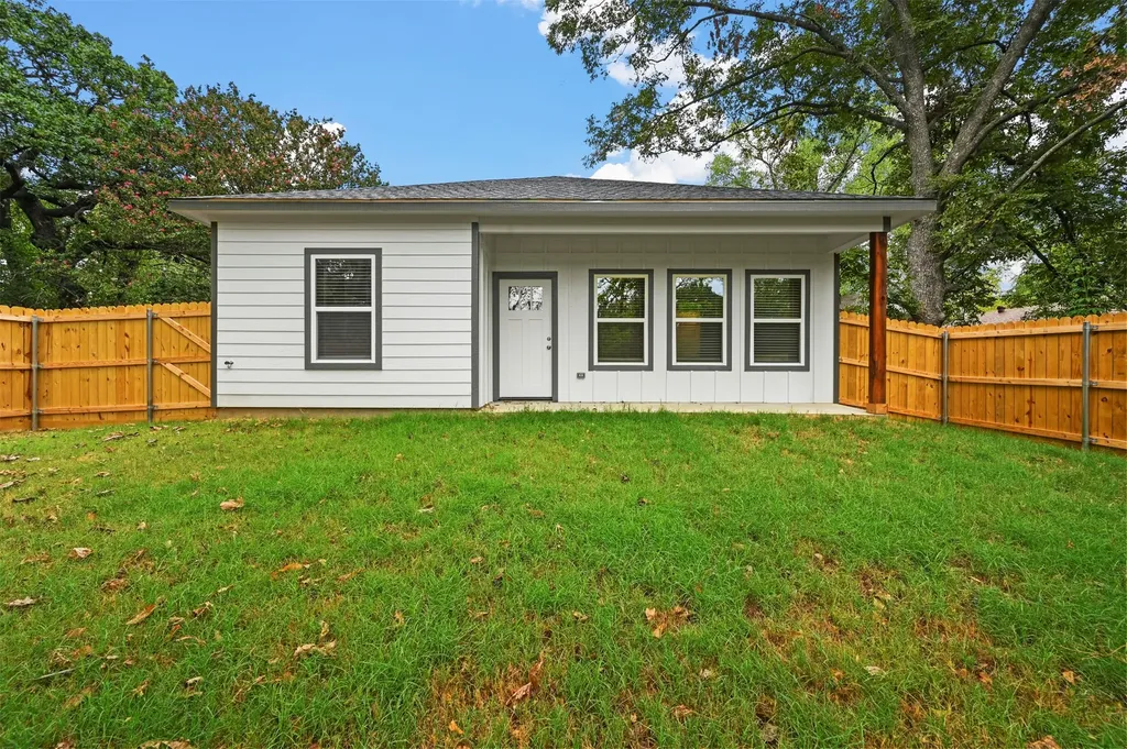 918 W Ford Street Denison TX 75020