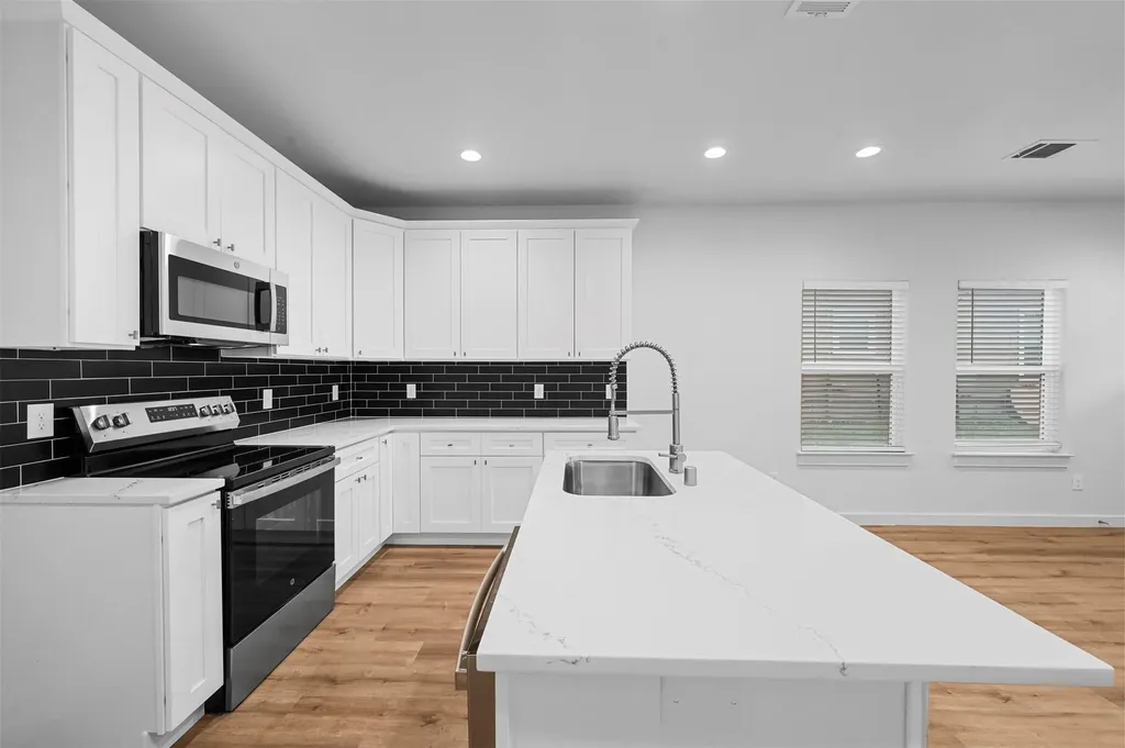 918 W Ford Street Denison TX 75020