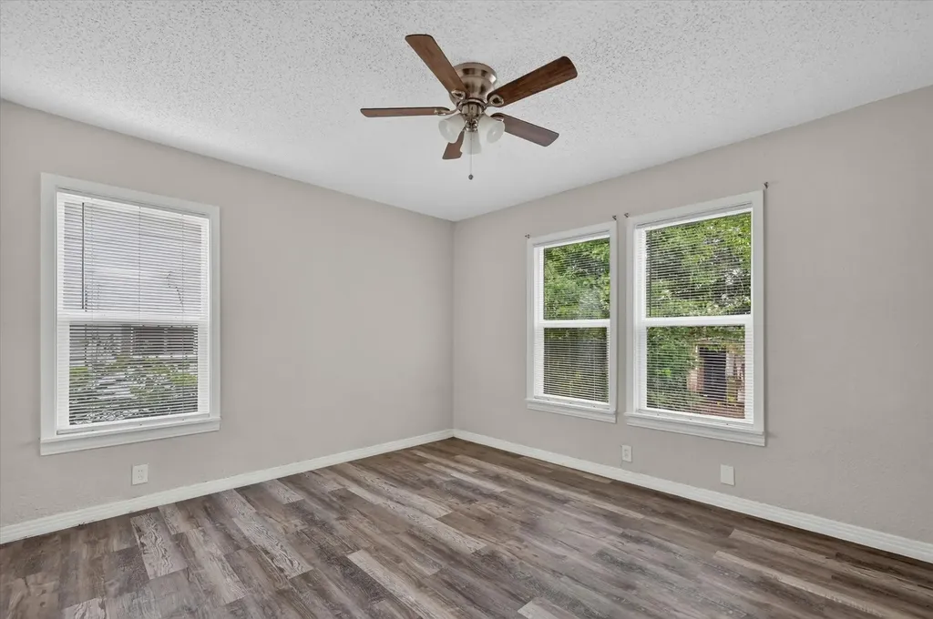 2334 Kathleen Avenue Dallas TX 75216