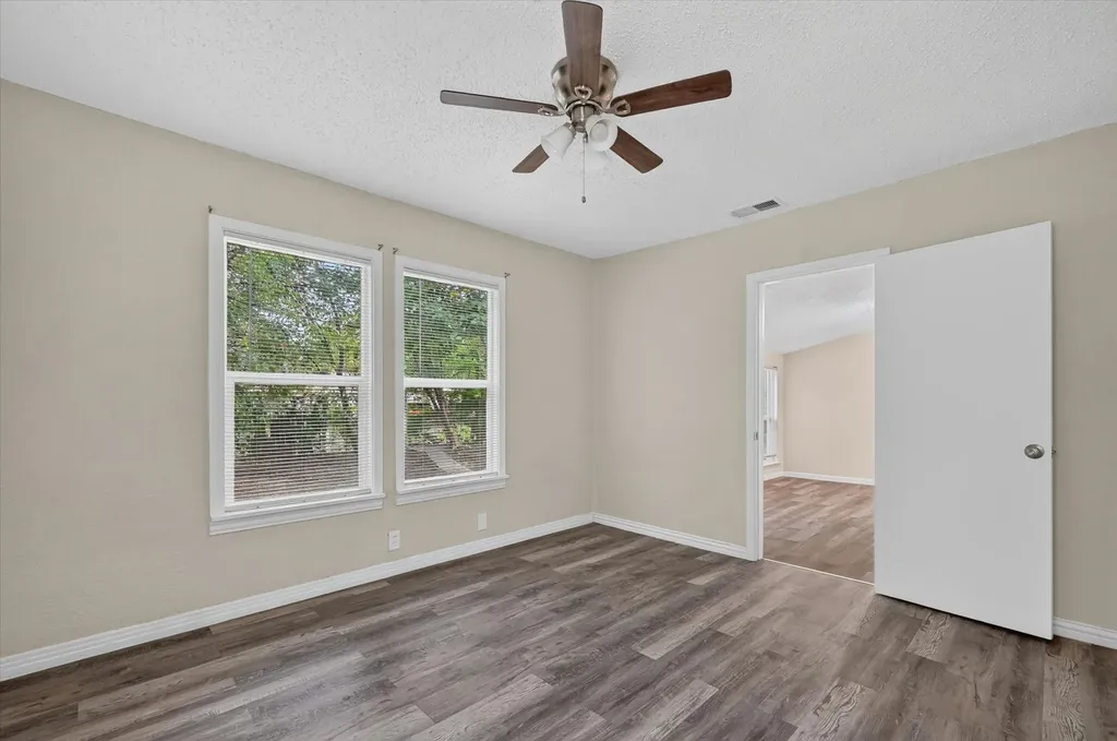 2334 Kathleen Avenue Dallas TX 75216