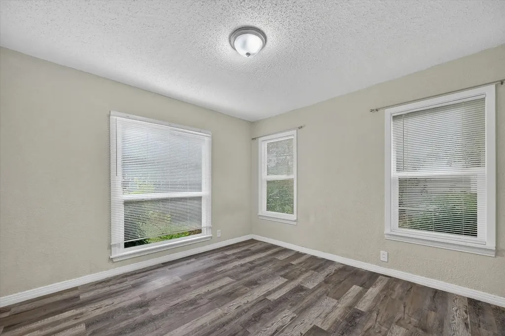 2334 Kathleen Avenue Dallas TX 75216