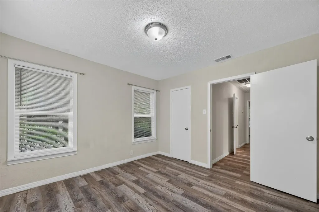 2334 Kathleen Avenue Dallas TX 75216