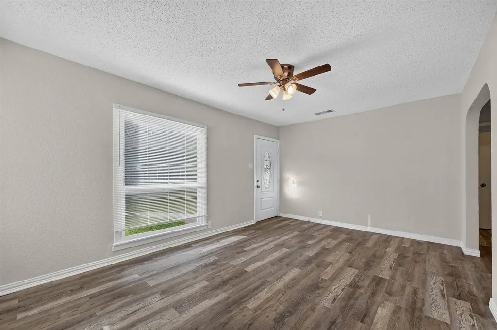 2334 Kathleen Avenue Dallas TX 75216
