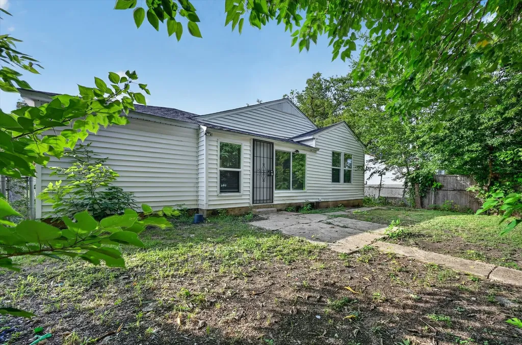 2334 Kathleen Avenue Dallas TX 75216