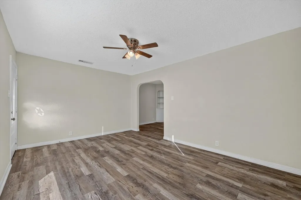 2334 Kathleen Avenue Dallas TX 75216
