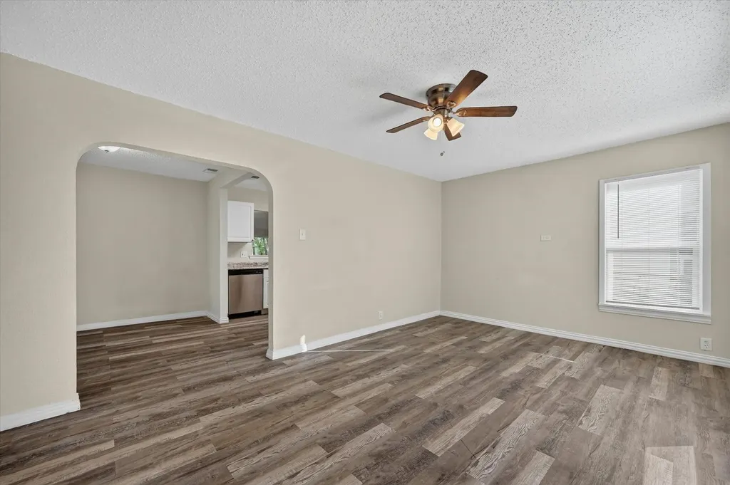2334 Kathleen Avenue Dallas TX 75216