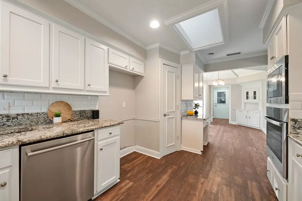 6010 La Cosa Drive Dallas TX 75248
