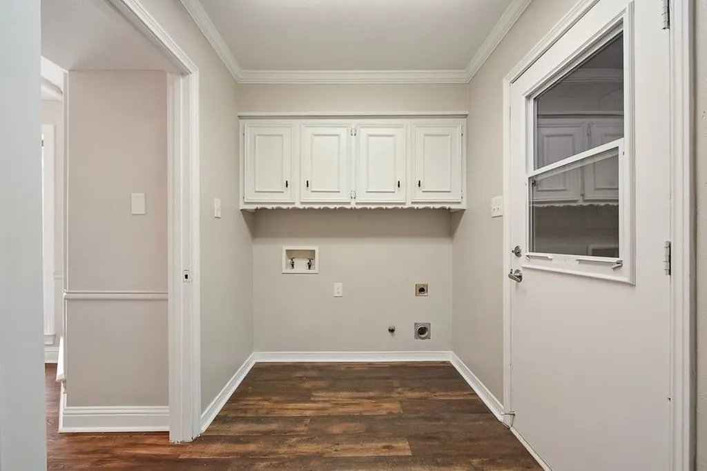 6010 La Cosa Drive Dallas TX 75248