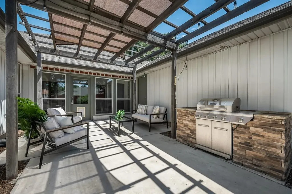 6010 La Cosa Drive Dallas TX 75248