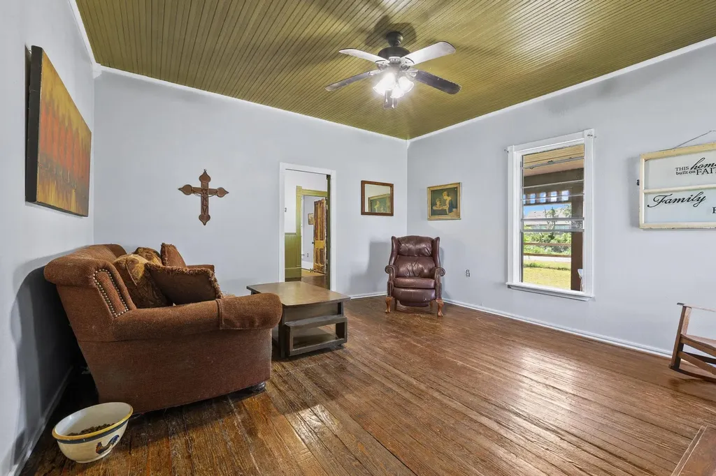 4453 Fm 902 Howe TX 75459