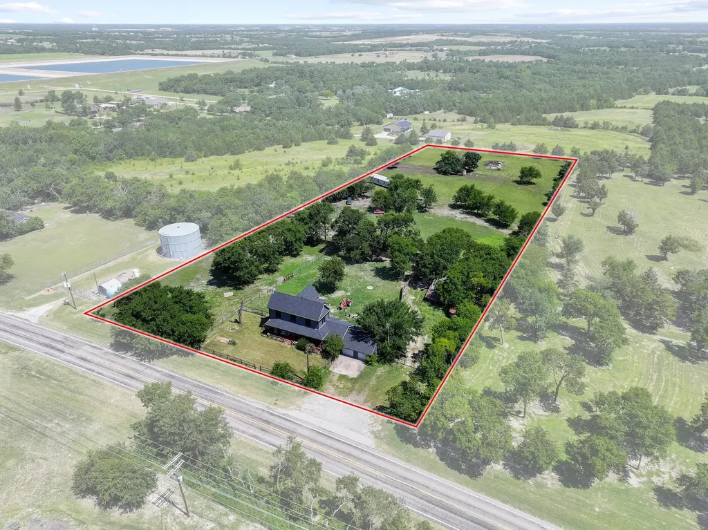4453 Fm 902 Howe TX 75459