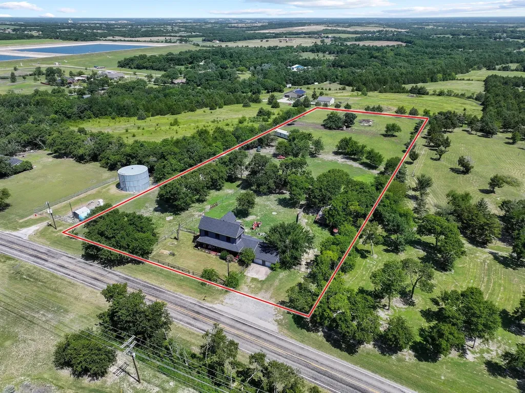 4453 Fm 902 Howe TX 75459