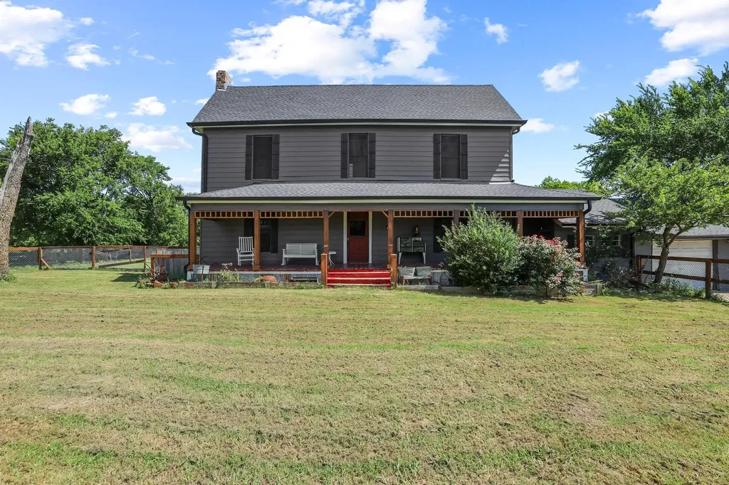 4453 Fm 902 Howe TX 75459