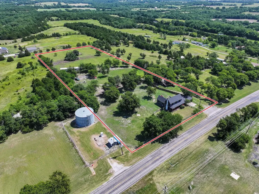 4453 Fm 902 Howe TX 75459