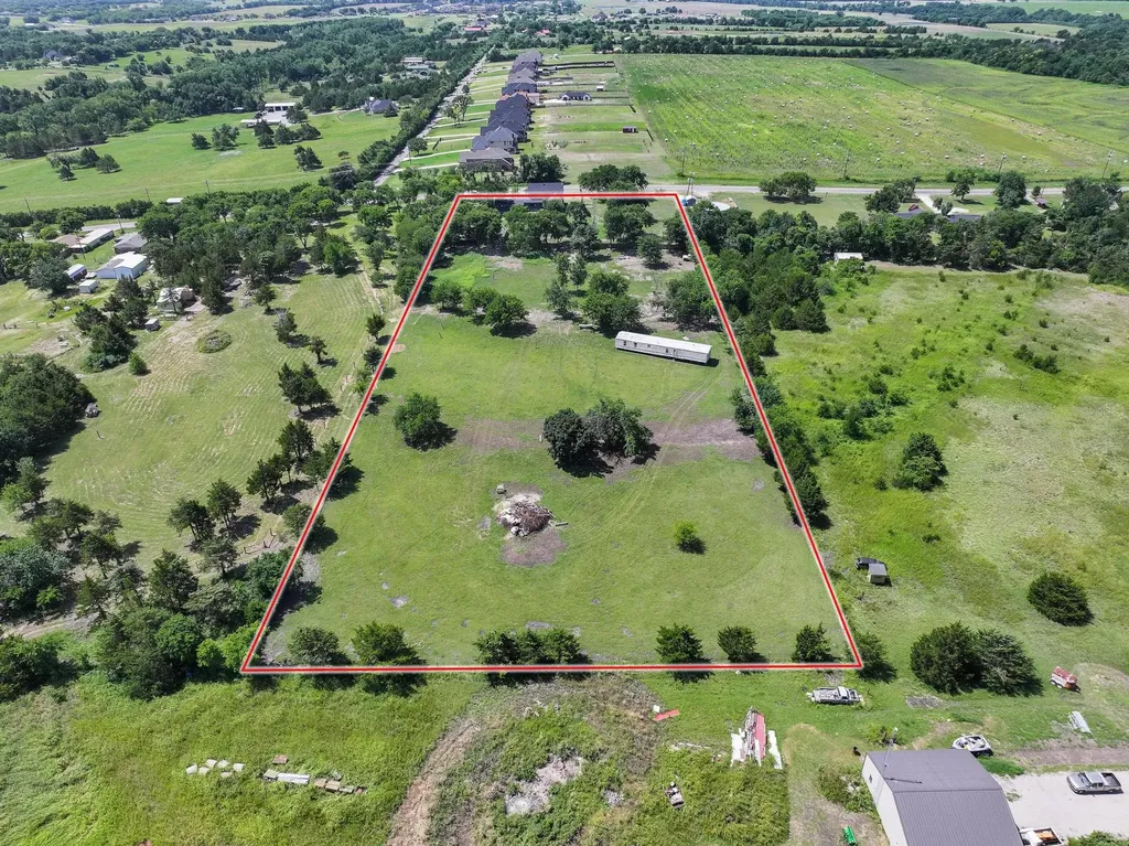 4453 Fm 902 Howe TX 75459