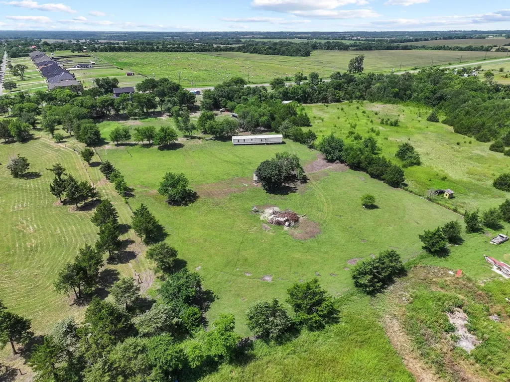 4453 Fm 902 Howe TX 75459