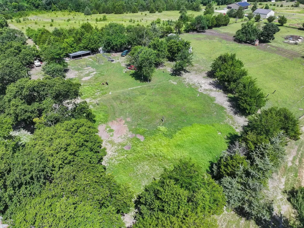 4453 Fm 902 Howe TX 75459