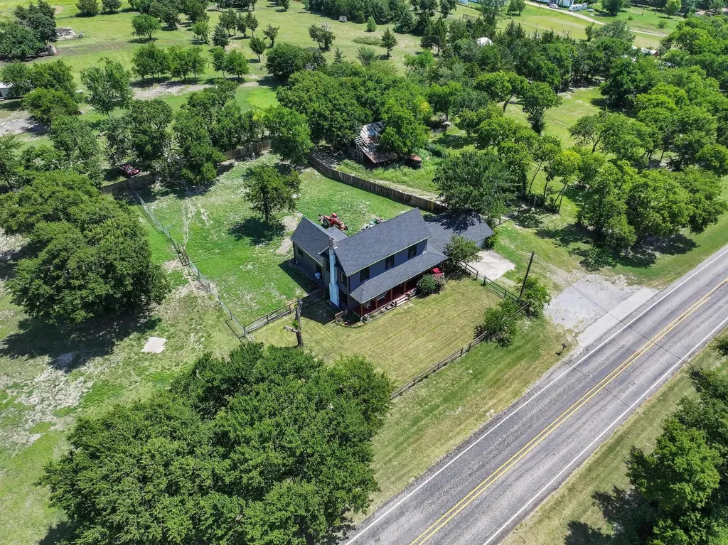 4453 Fm 902 Howe TX 75459