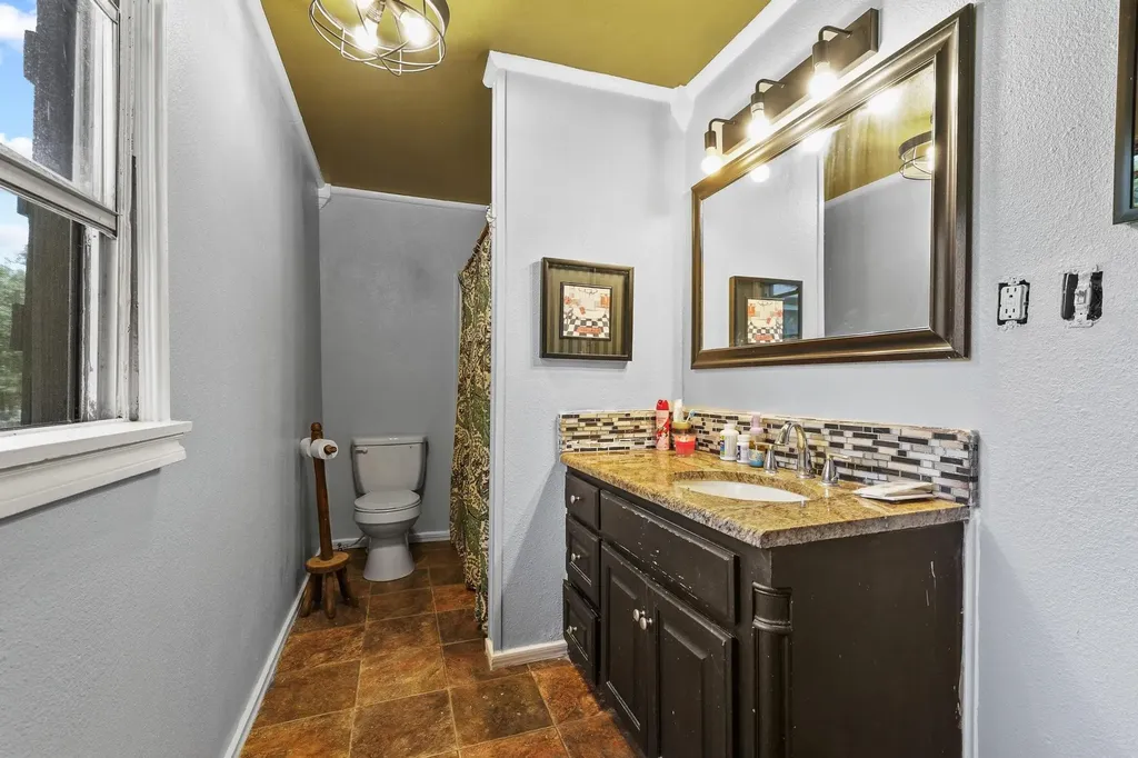 4453 Fm 902 Howe TX 75459