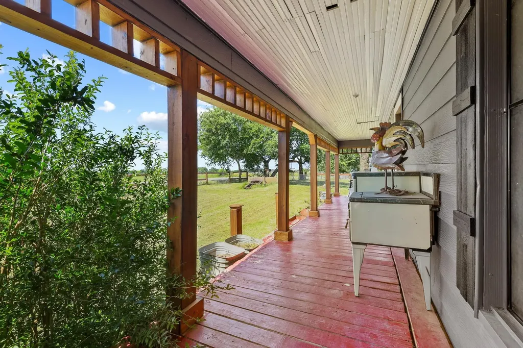 4453 Fm 902 Howe TX 75459