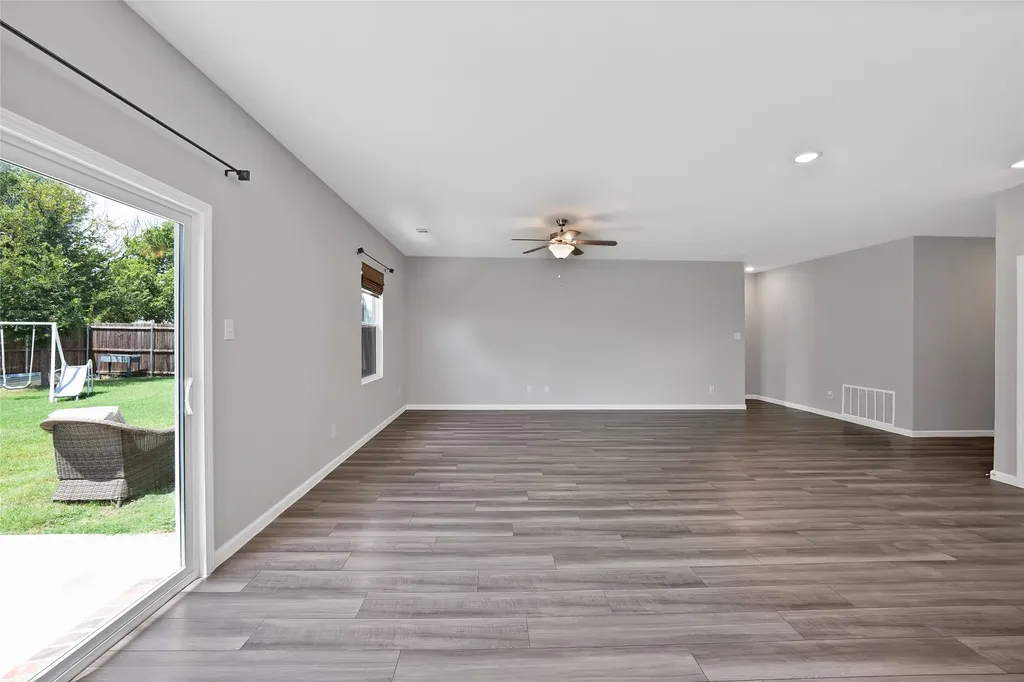 1433 Ancer Way Fort Worth TX 76052