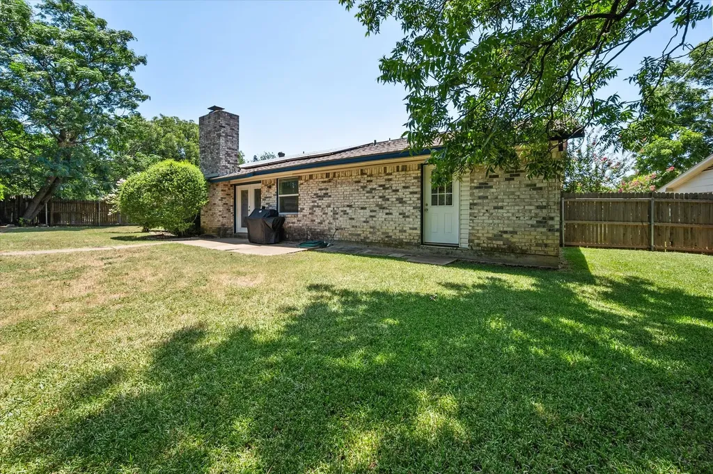 409 Colgate Court Arlington TX 76014