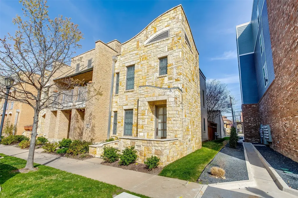 1211 S Adams Street Fort Worth TX 76104