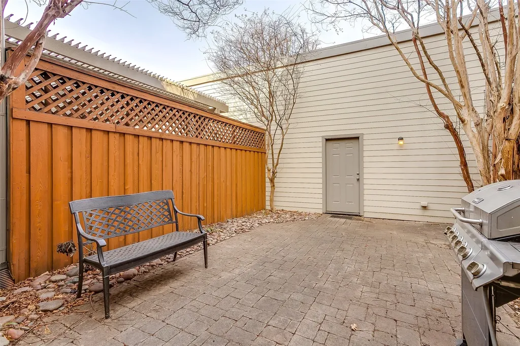 1211 S Adams Street Fort Worth TX 76104