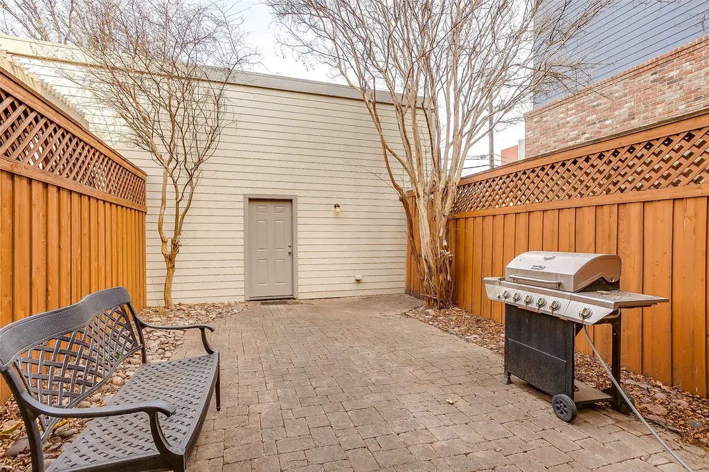 1211 S Adams Street Fort Worth TX 76104