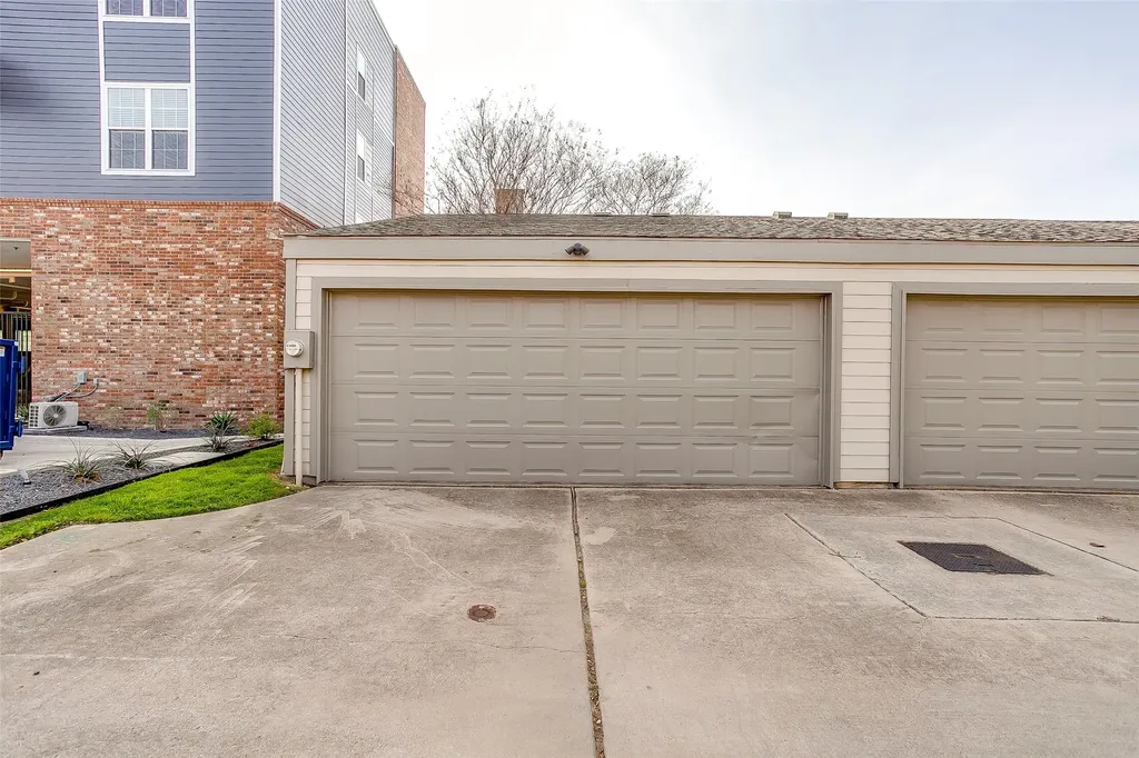1211 S Adams Street Fort Worth TX 76104