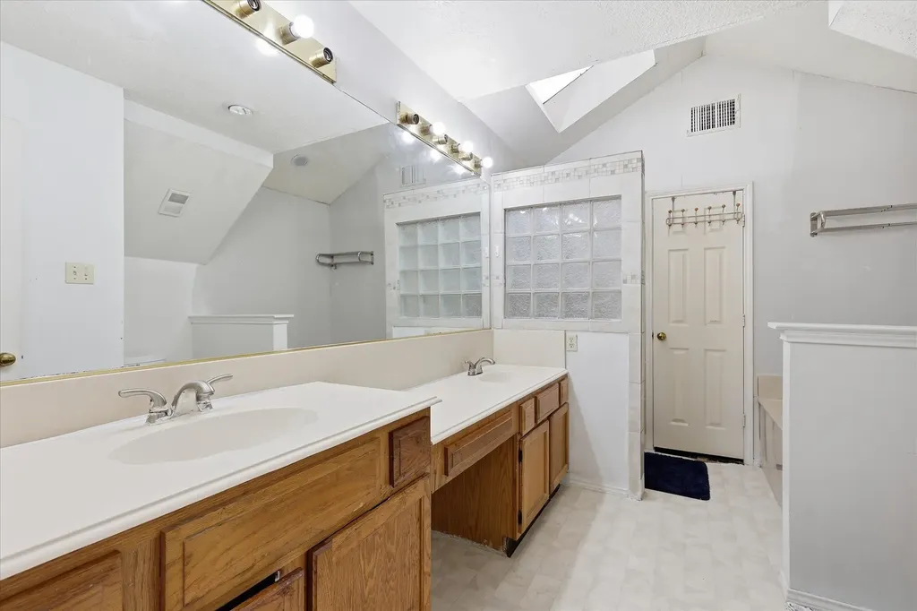 6517 White Oak Drive Rowlett TX 75089