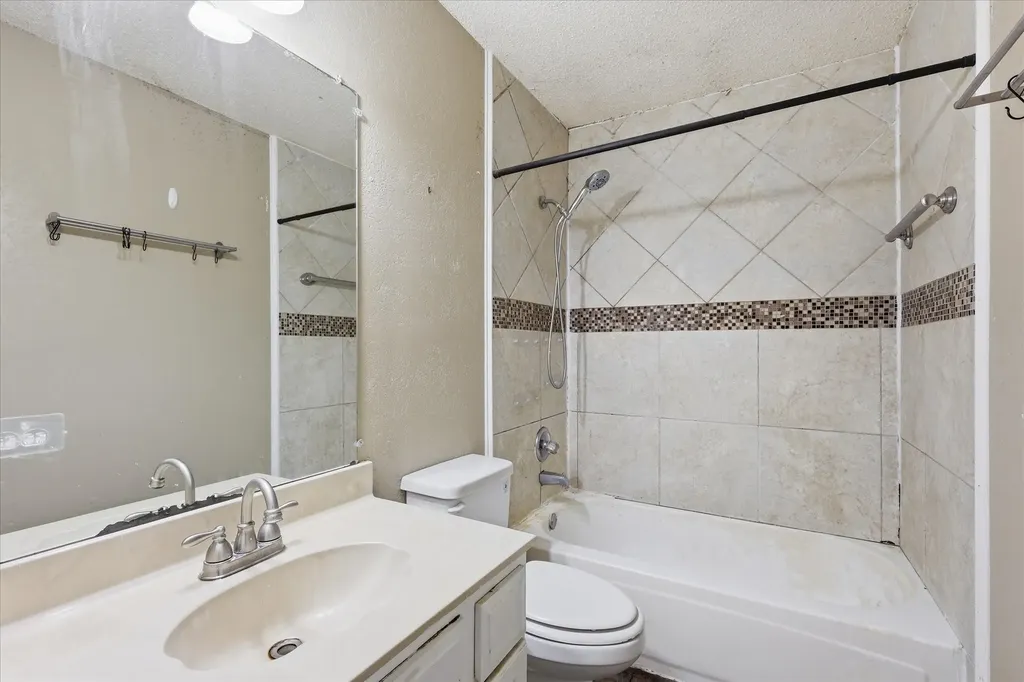 6517 White Oak Drive Rowlett TX 75089