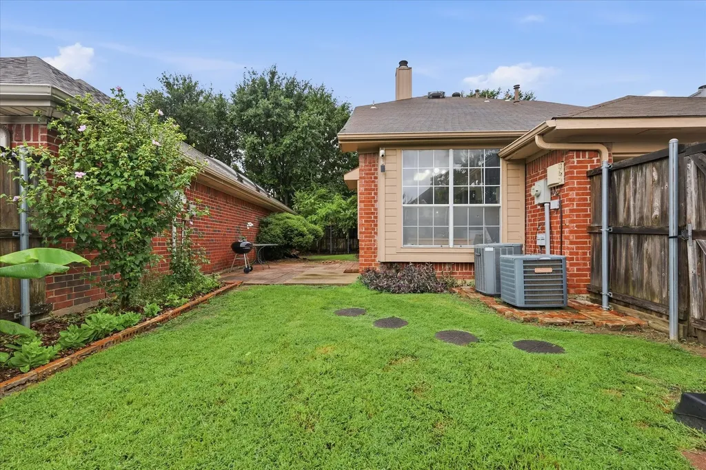 6517 White Oak Drive Rowlett TX 75089