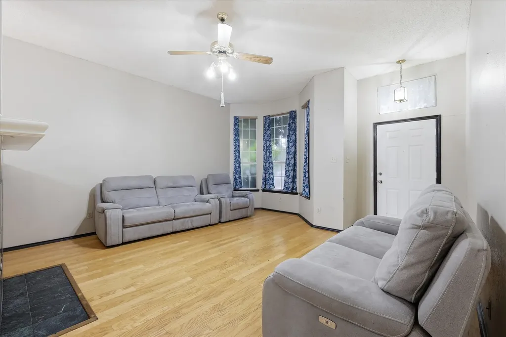 6517 White Oak Drive Rowlett TX 75089