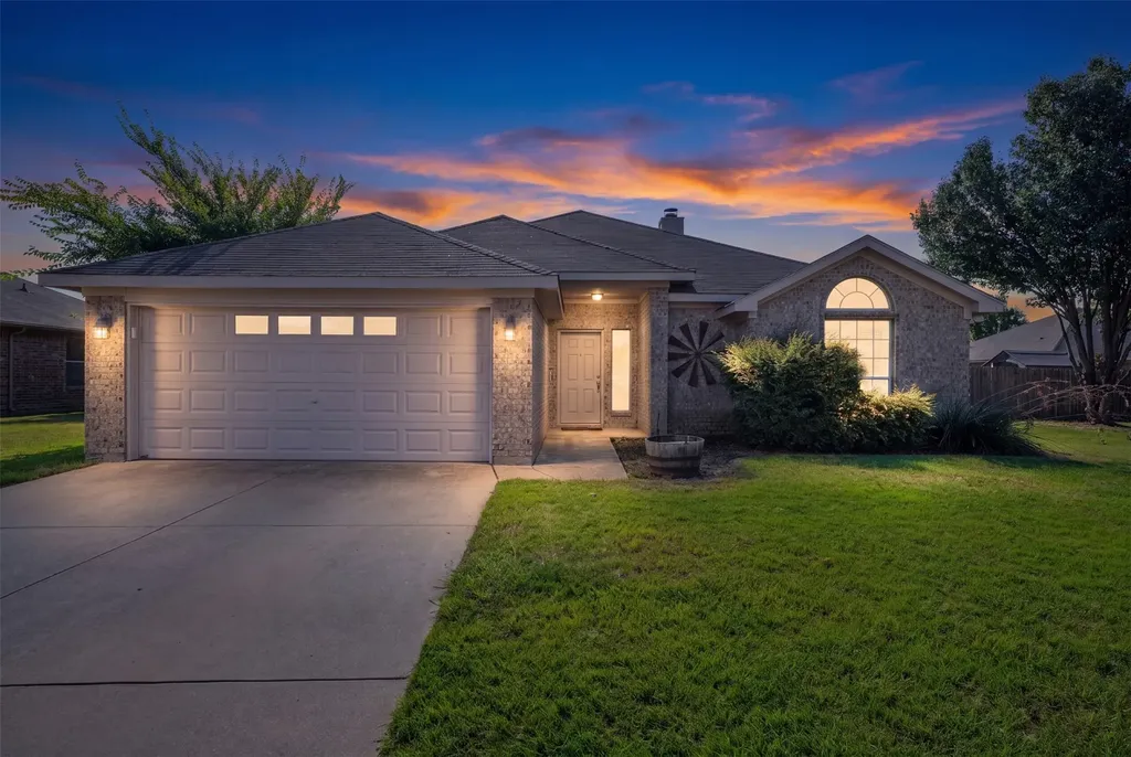 737 E Sheila Circle Joshua TX 76058