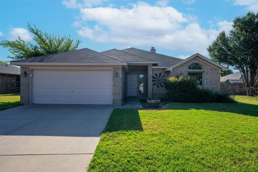 737 E Sheila Circle Joshua TX 76058