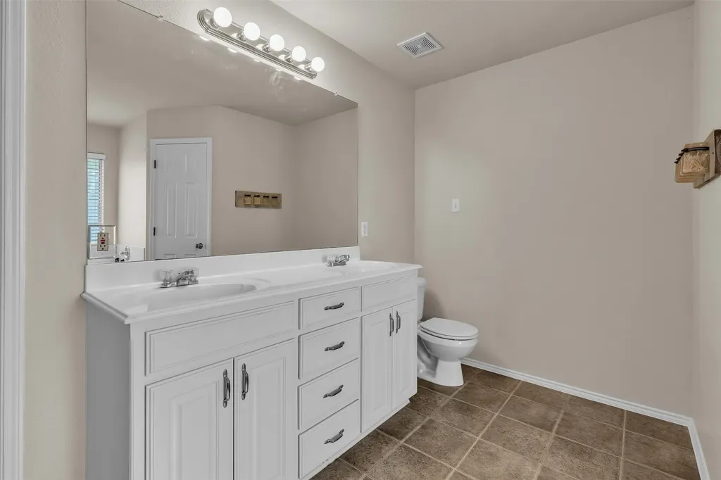 737 E Sheila Circle Joshua TX 76058