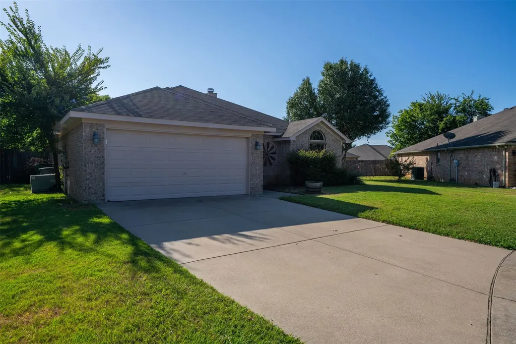 737 E Sheila Circle Joshua TX 76058