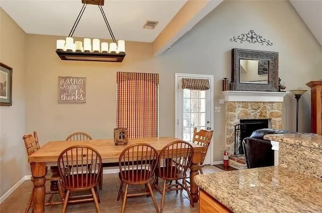 233 Castle Drive Pottsboro TX 75076