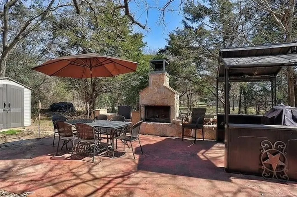 233 Castle Drive Pottsboro TX 75076