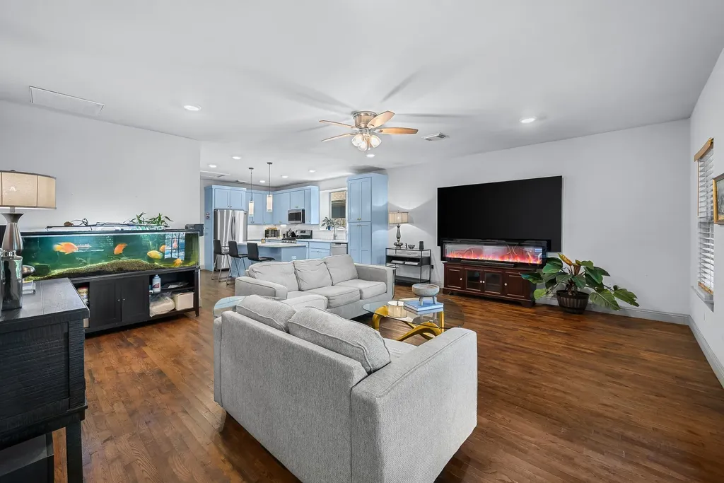 7518 Morton Street Dallas TX 75209