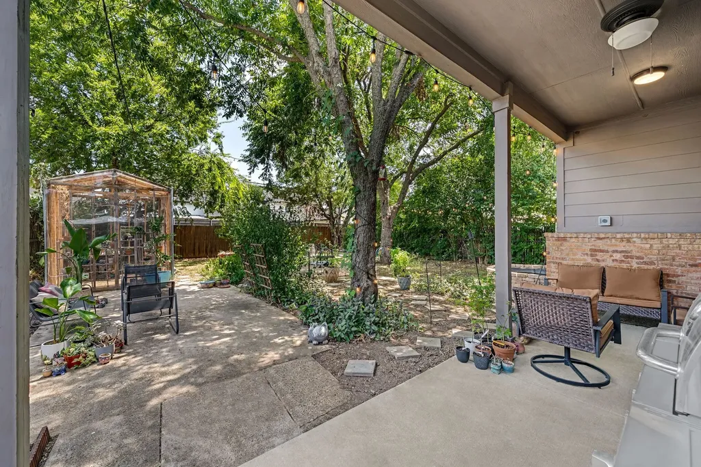 7518 Morton Street Dallas TX 75209