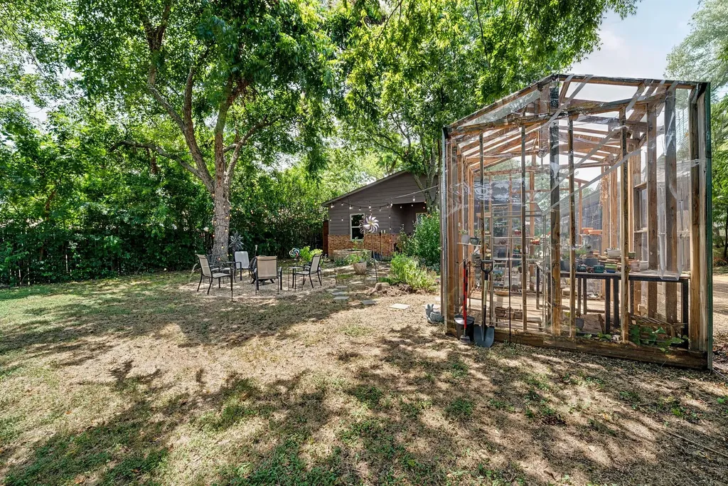 7518 Morton Street Dallas TX 75209